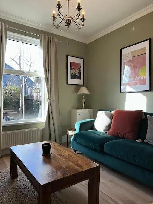 Holiday home Townhouse In Belfast, Newtownabbey. Villa