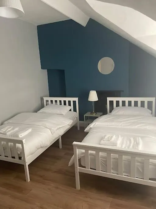 Townhouse In Belfast, Newtownabbey. 빌라 펜션