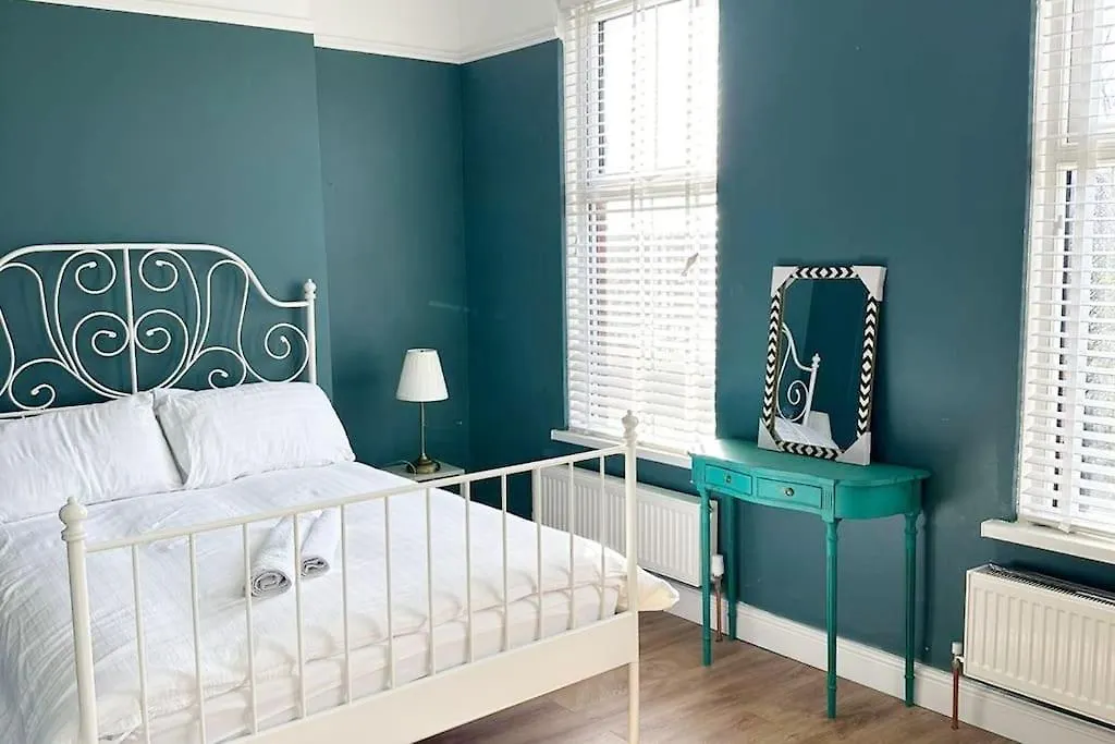 Townhouse In Belfast, Newtownabbey. Villa